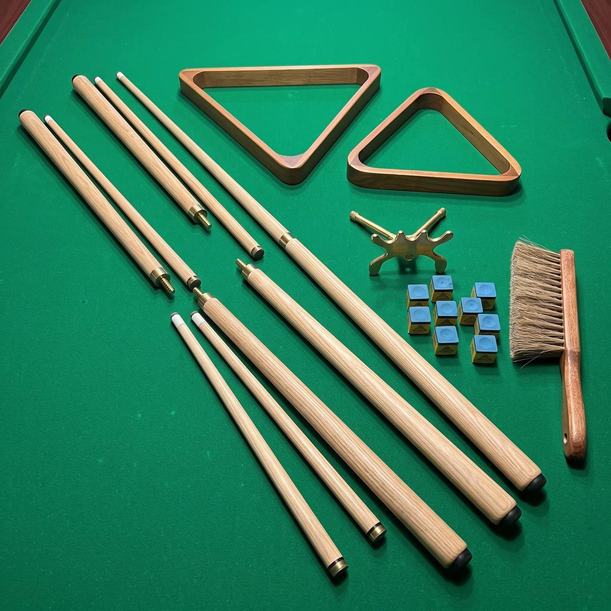 Clubmaster Complete Cues & Accessories Starter Pack